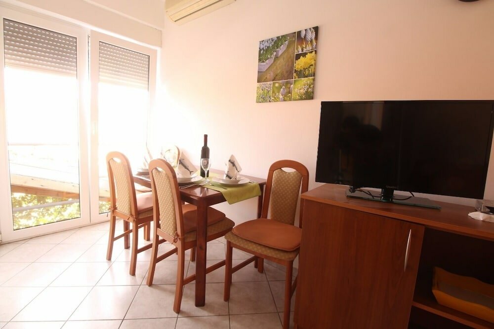 Фото Zora - Garden Terrace and Grill - A4