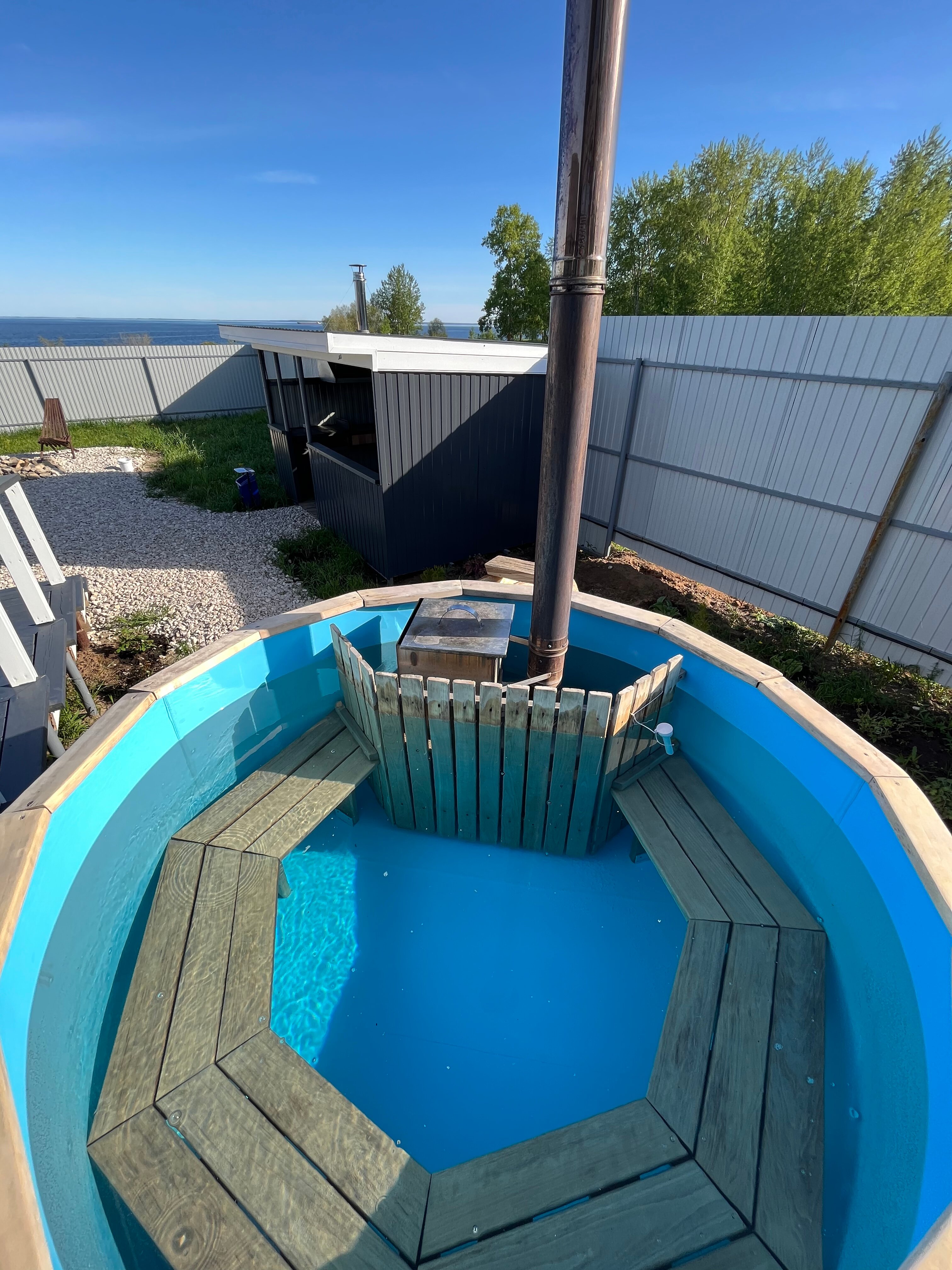 Фото White glamp