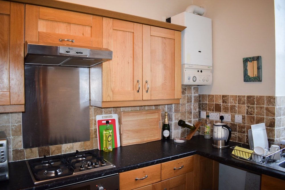 Фото Comfortable 1 Bedroom Flat, Close To City Centre