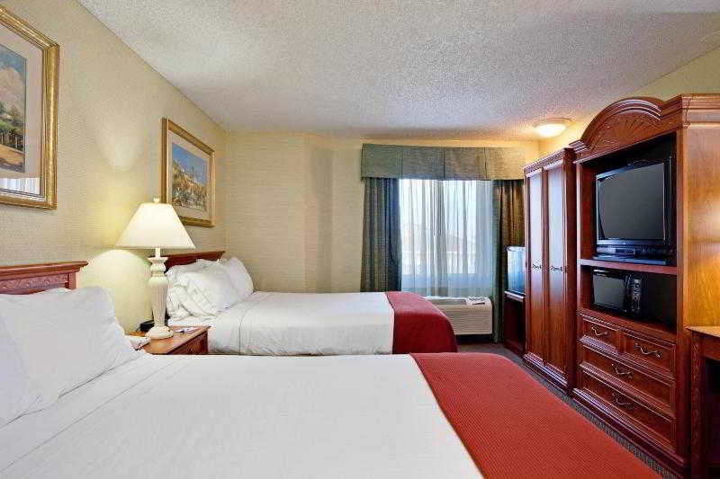 Фото Baymont by Wyndham Barstow Historic Route 66