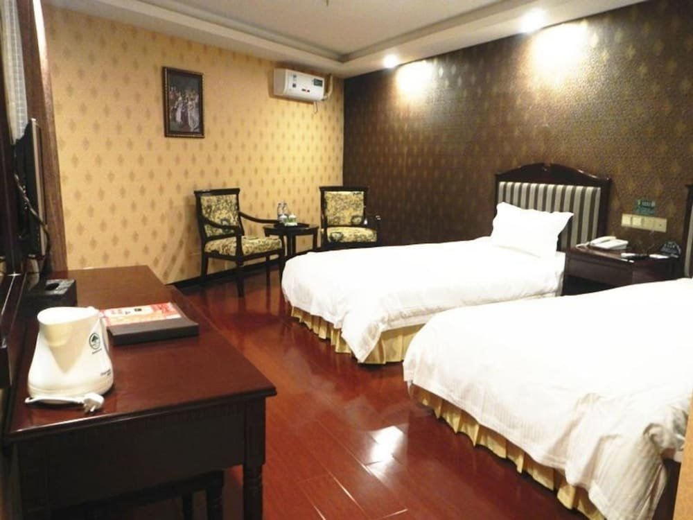 Фото GreenTree Inn Chongqing Shiqiaopu Computer City Light Rail Stine Express Hotel