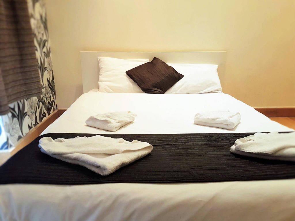 Фото The Crescent Hyde Park