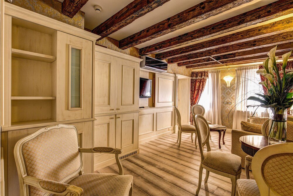 Фото Hotel Bella Venezia