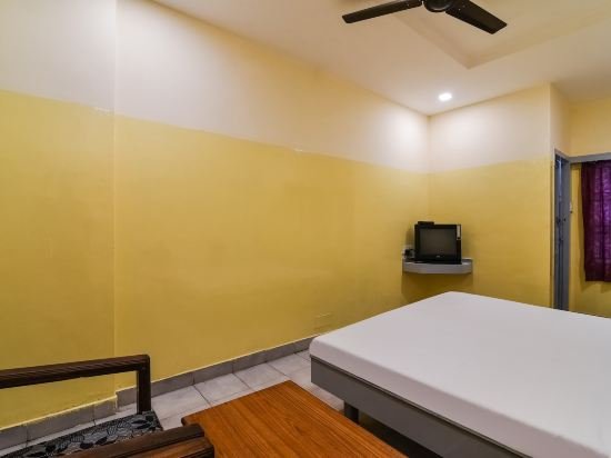 Фото Spot On 41643 Karthik International