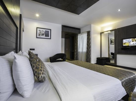 Фото Park Avenue Suites