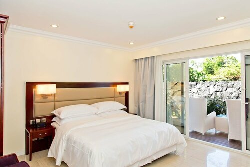 Гостиница Sheraton Samoa Aggie Grey's Hotel & Bungalows в Апиа