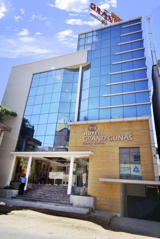 Фото отеля 1