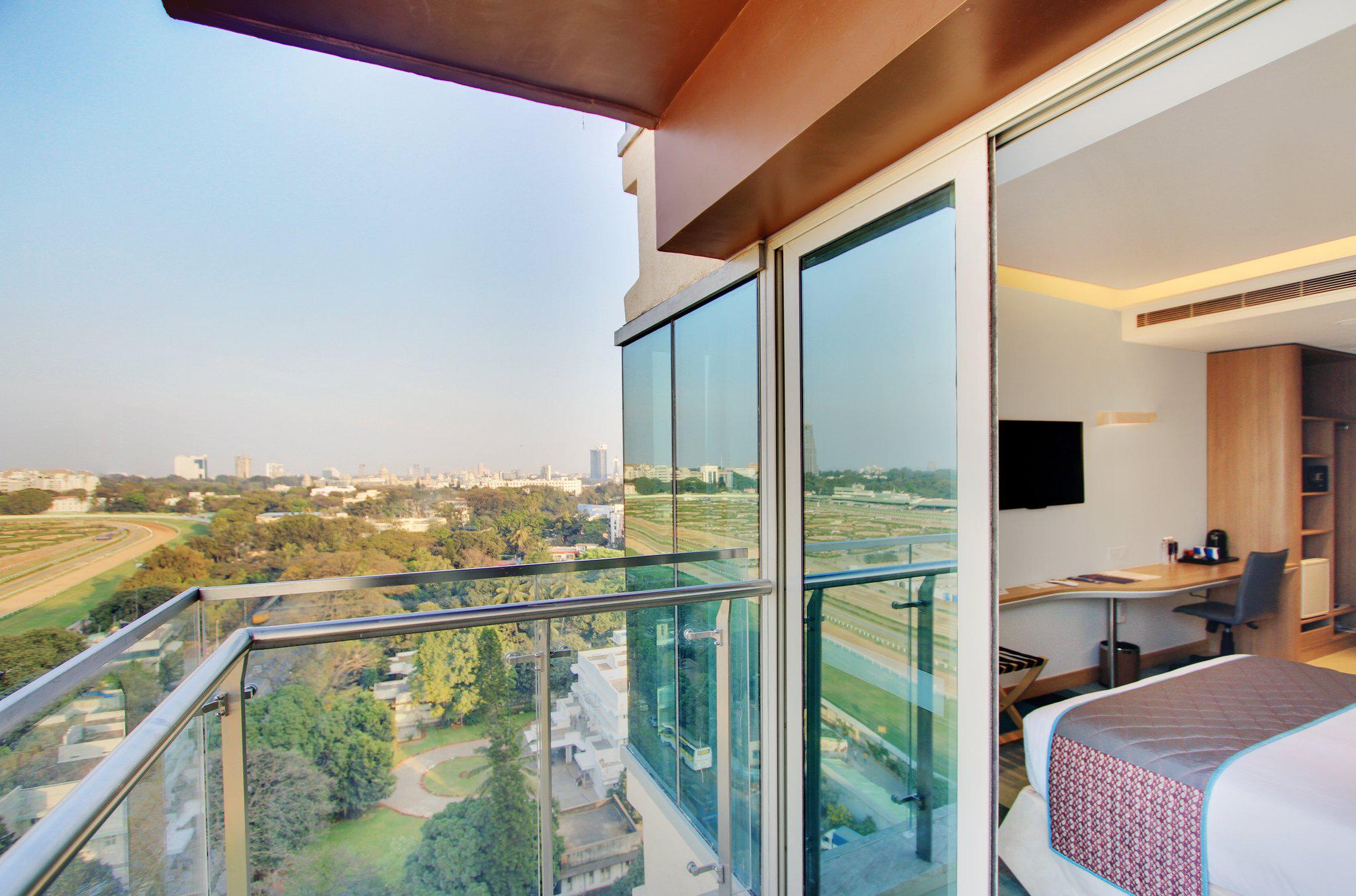 Фото Holiday Inn Bengaluru Racecourse, an Ihg Hotel