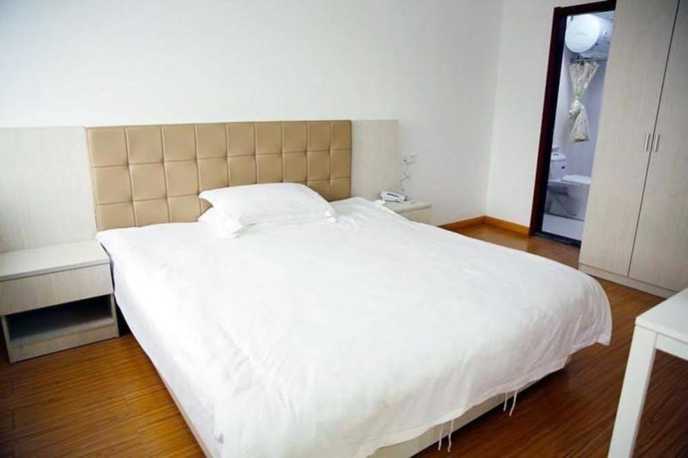 Фото East Station International Youth Hostel