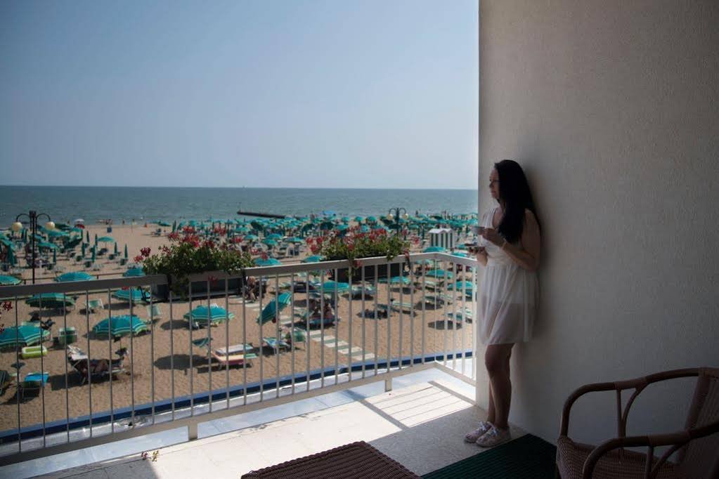 Фото Hotel Janeiro Frontemare