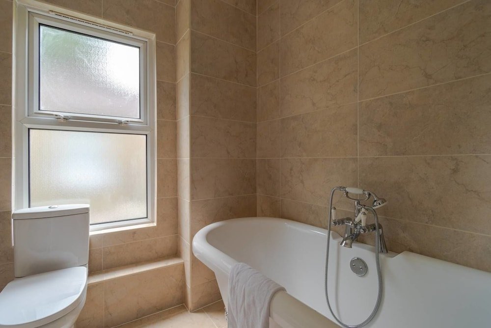 Фото Bright 2 Bedroom Flat Easy Access to London Bridge