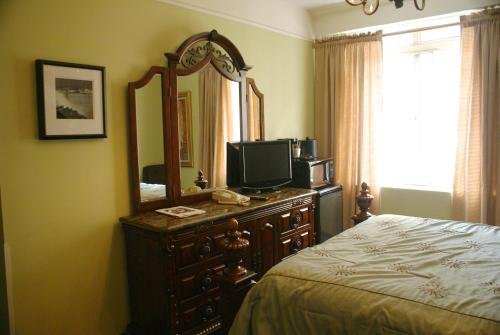 Фото Fitzgerald Hotel