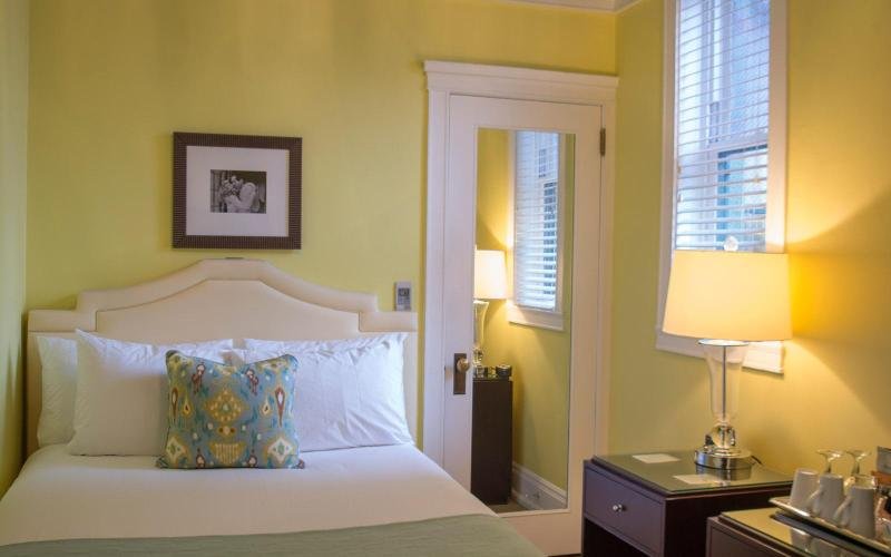 Фото Hotel deLuxe