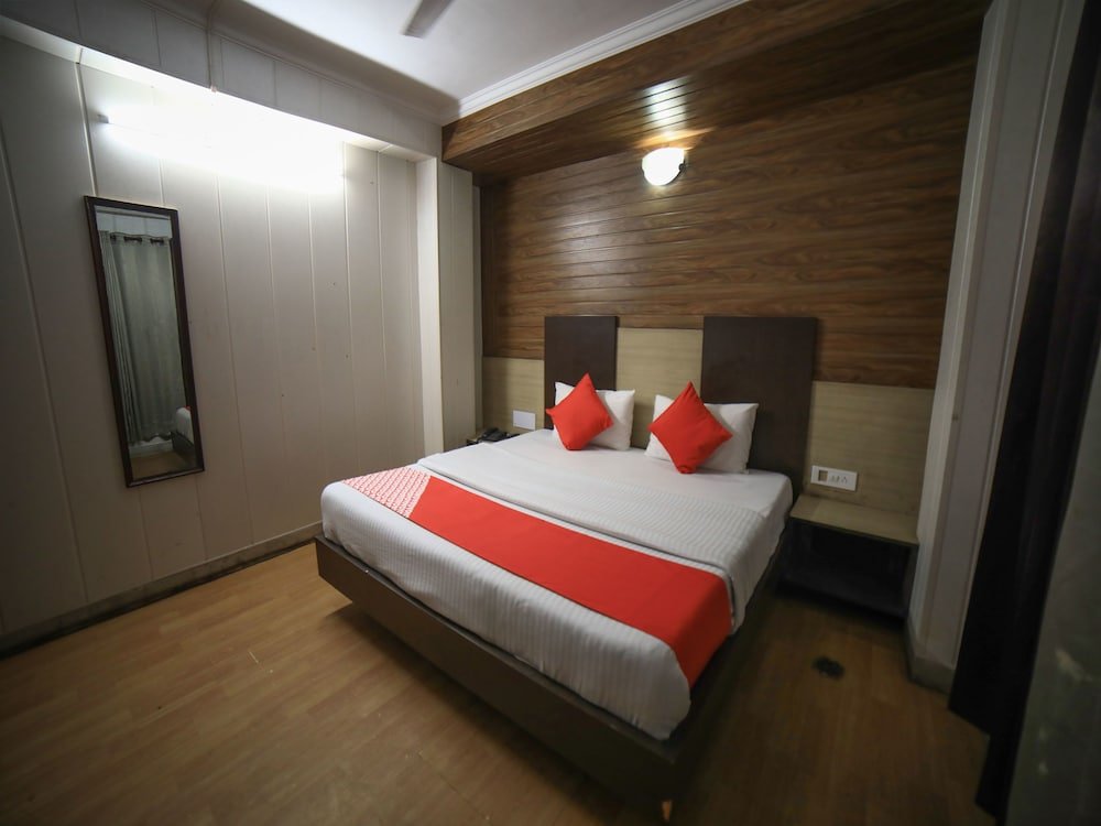 Фото Oyo 16801 Paradise Regency