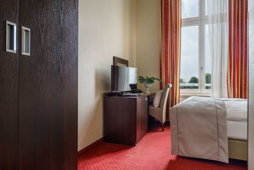 Фото Garner Hotel Hamburg Graf Moltke by Ihg