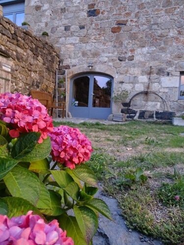 Гостиница La Ferme De Madelonnet в Иссенжо