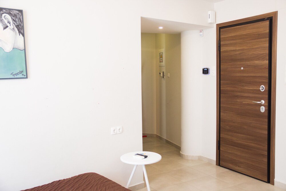 Фото The Central Boutique Αpartments