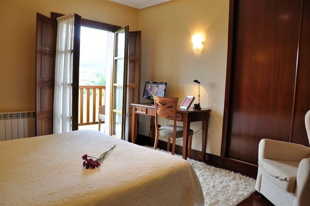 Фото Hotel Puerta del Oriente