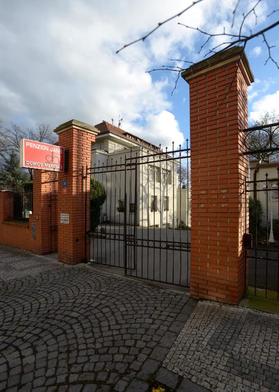 Фото Pension Jana - Domov Mládeže