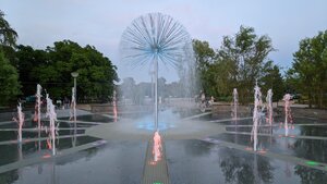 Фонтан-одуванчик (Bryansk Urban District, Sovetskiy City Administrative District, Slavyanskaya ploshchad) ، نافورة