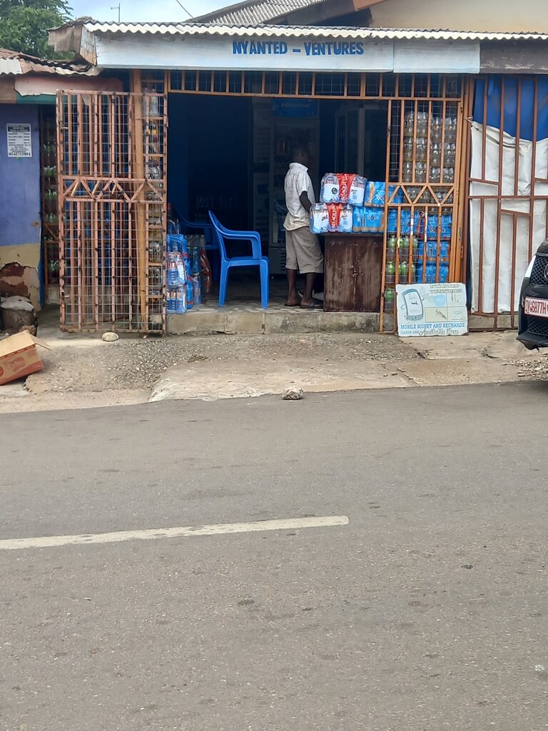 Soft drinks bar Nyantex ventures, Accra, photo