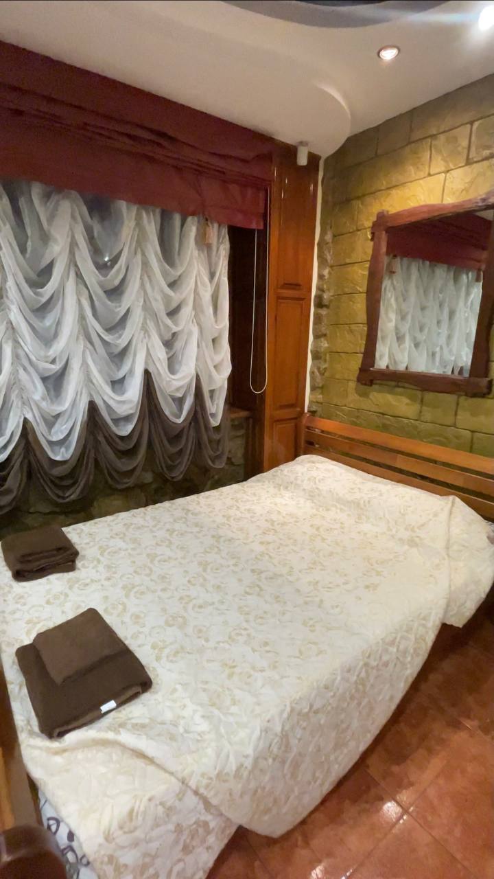 Фото Нептун у реки