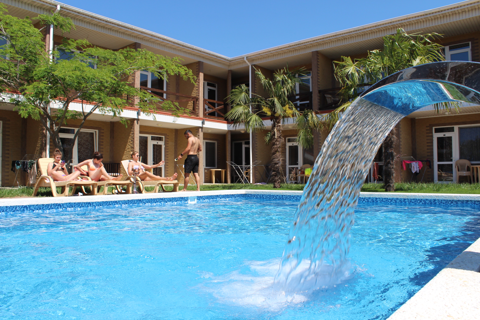 Фото отеля 1