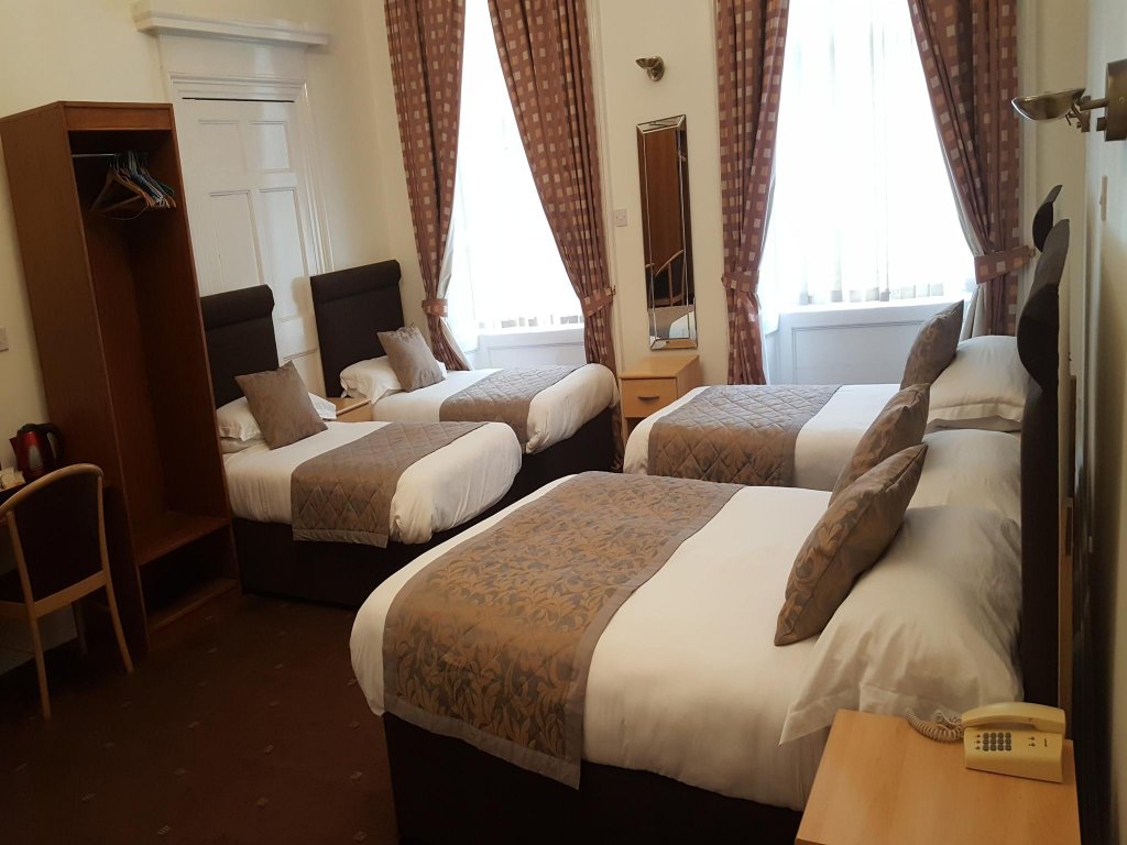 Фото McLays Guest House