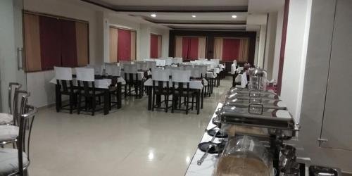 Фото Hotel Hadi Rani Palace
