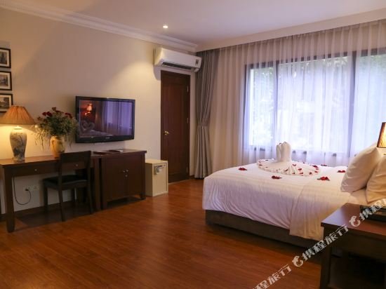 Фото La Passion Classic Hotel