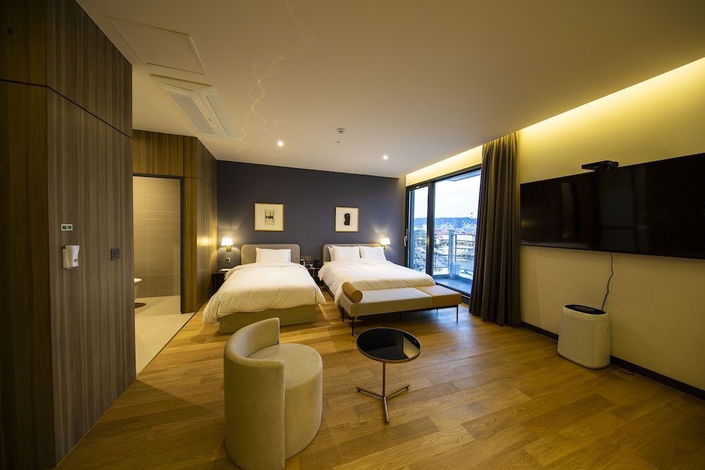 Фото Brown Dot Hotel - Jangsaengpo