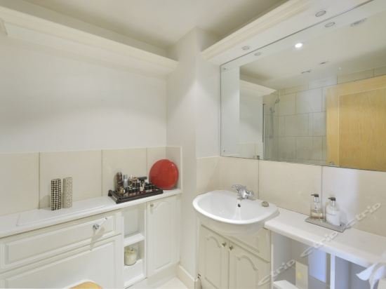 Фото 1 Bed Serviced Apartment near Blackfriars