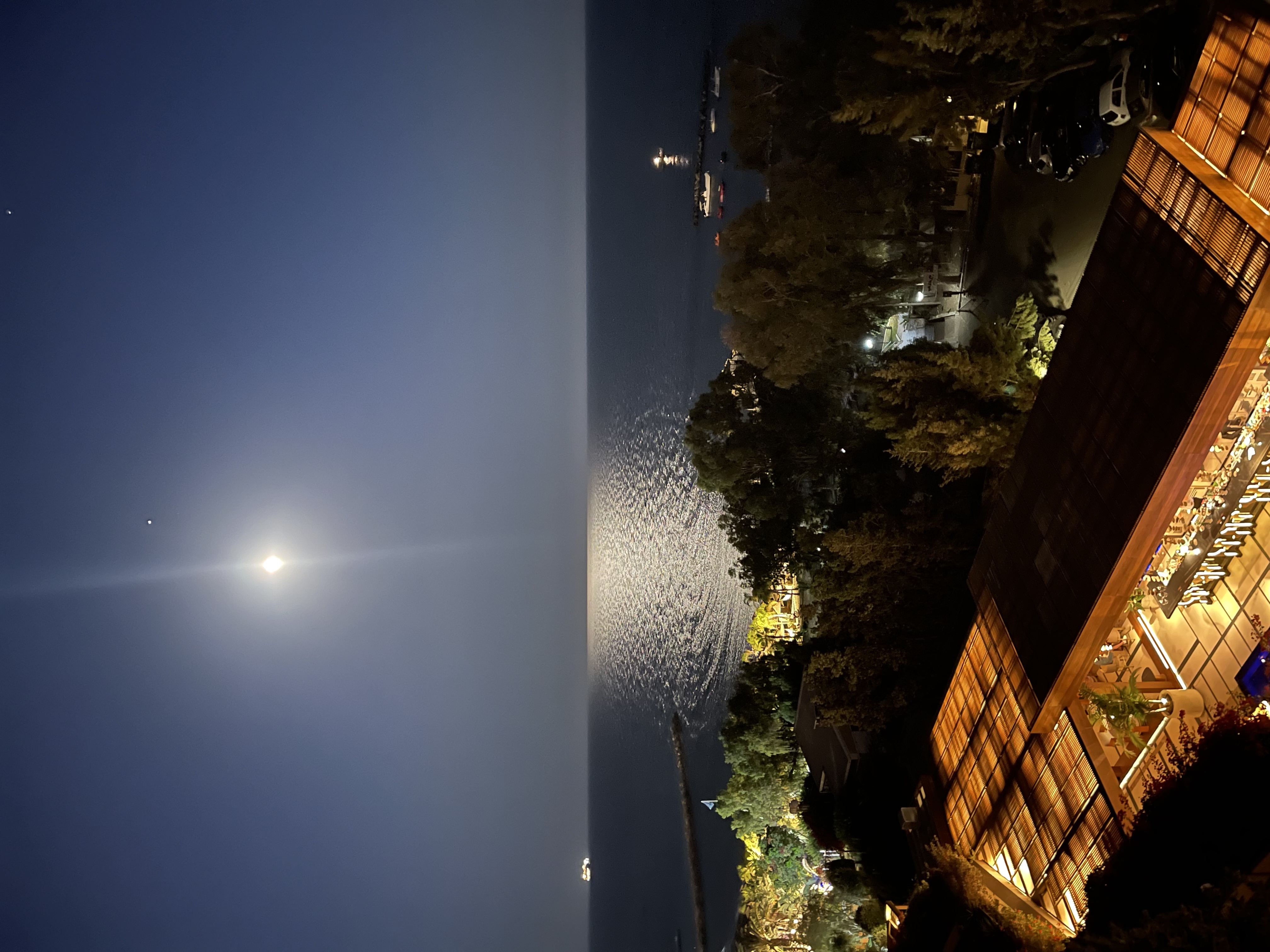 Фото Four Seasons Hotel