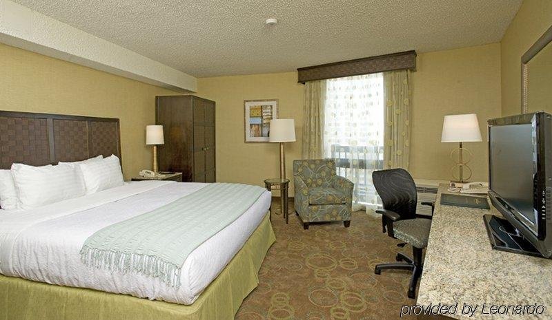 Фото Four Points by Sheraton San Diego Downtown Little Italy