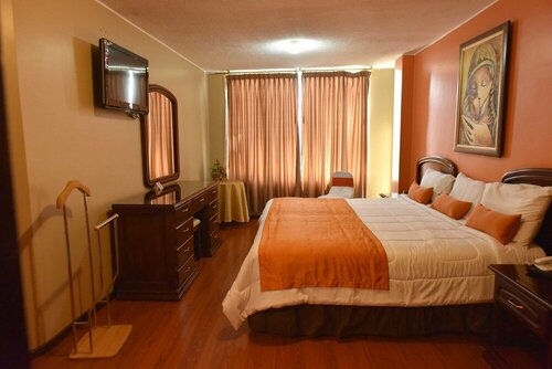 Гостиница Hotel Makroz в Латакунге