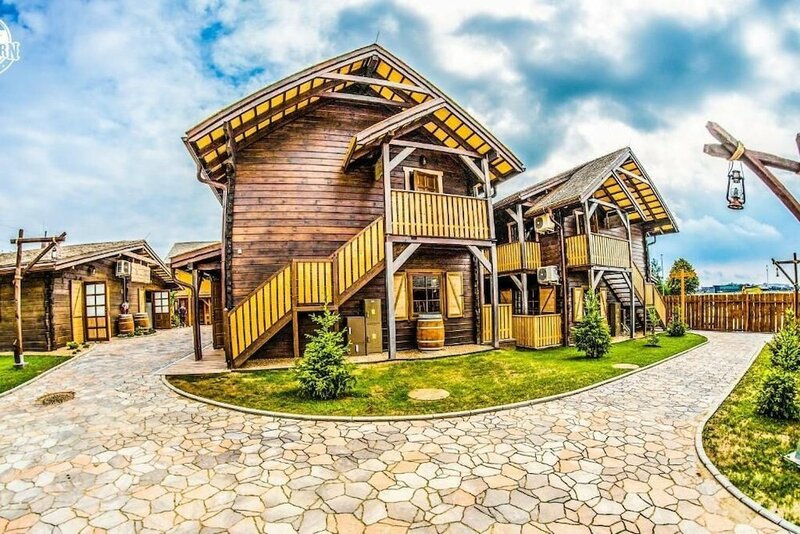 Гостиница Western Camp Resort в Заторе