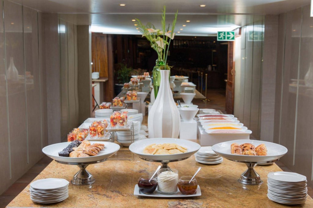 Фото Sierra Burgers Park Hotel