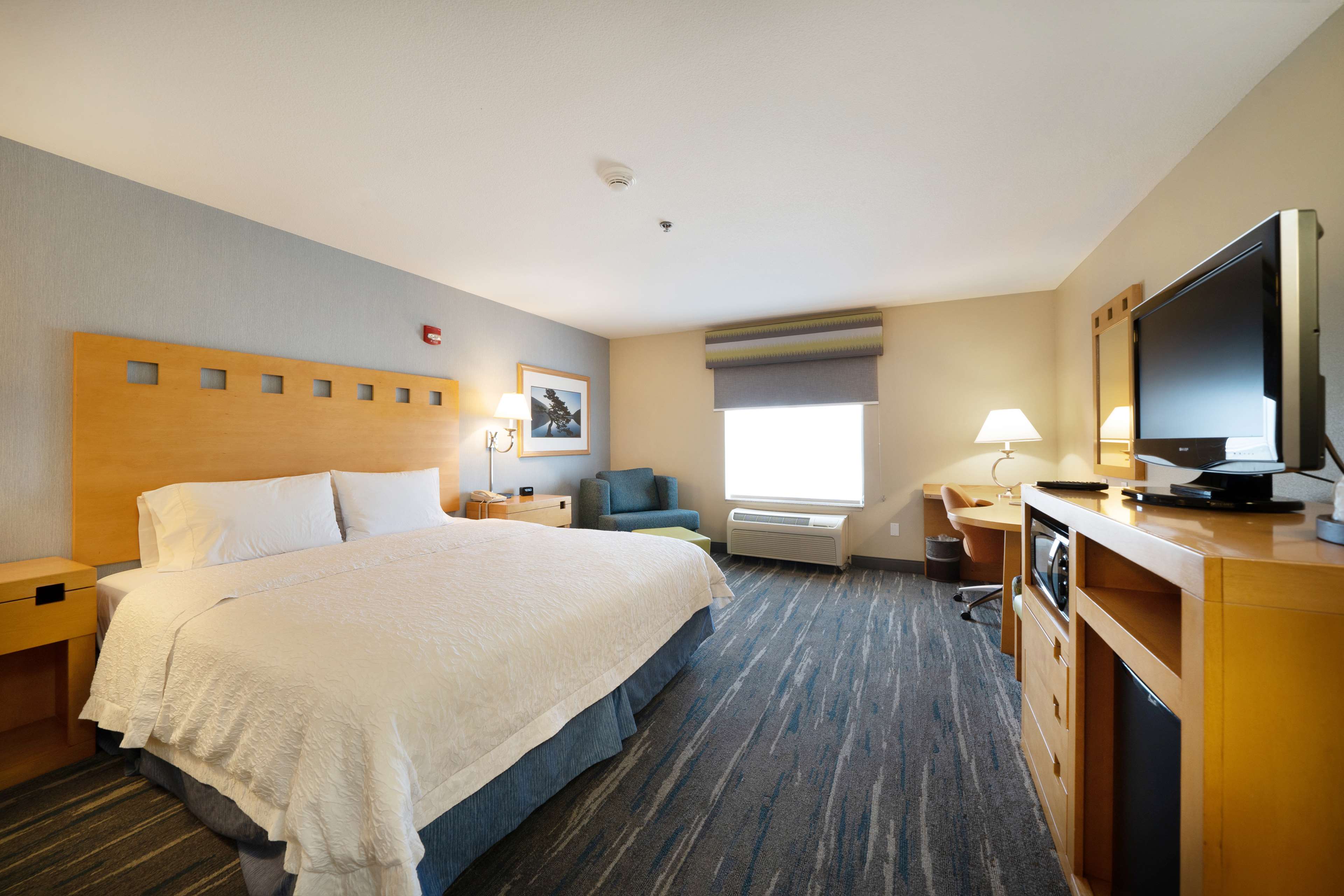 Фото Hampton Inn And Suites Madera