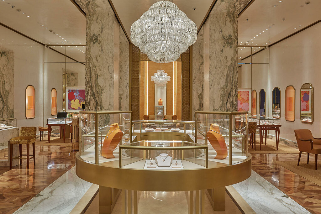 Watch shop Bvlgari, Earth, photo