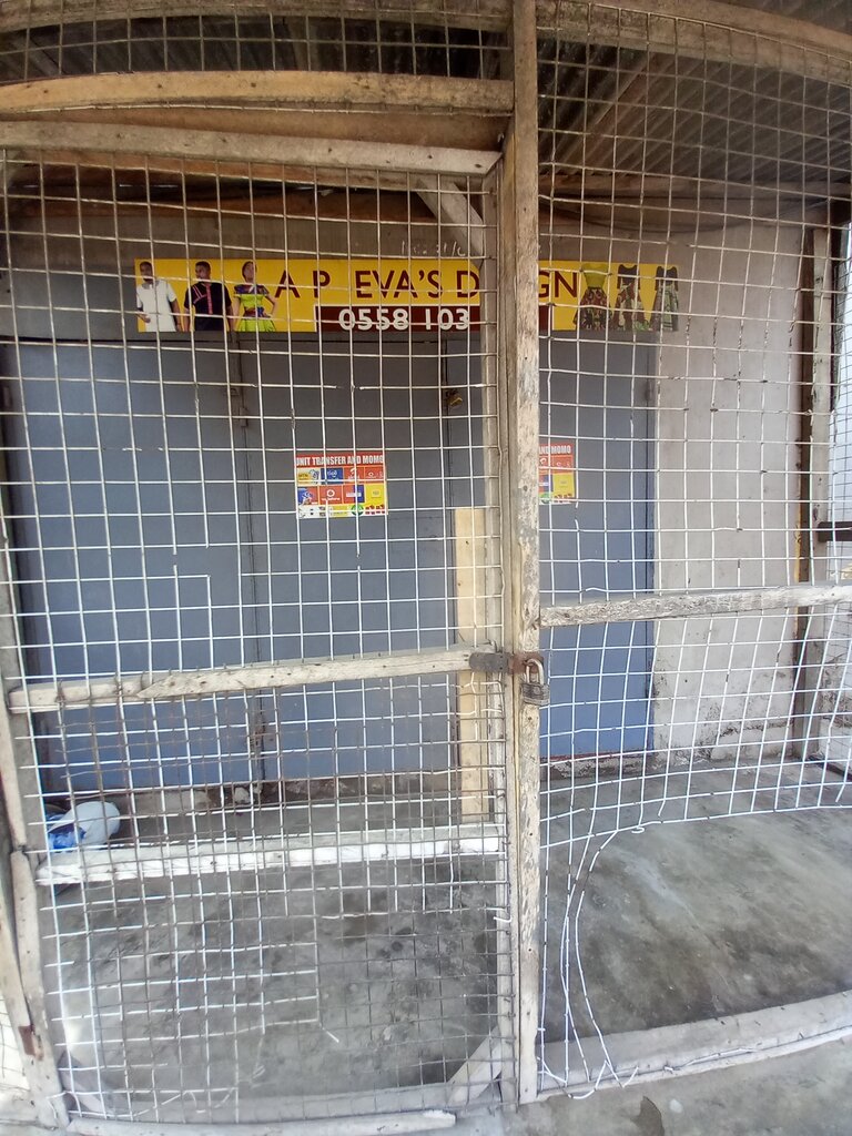 Tailor Ap evas design, Accra, photo