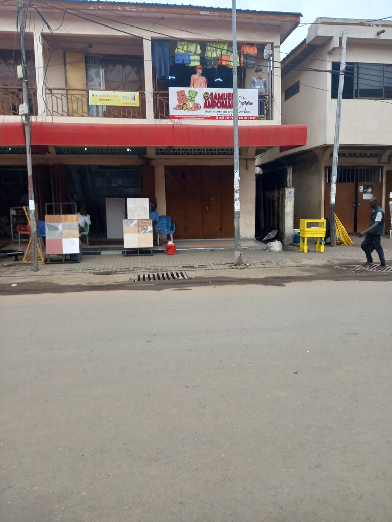 Firefighting equipment Samuel Ampomah, Accra, photo