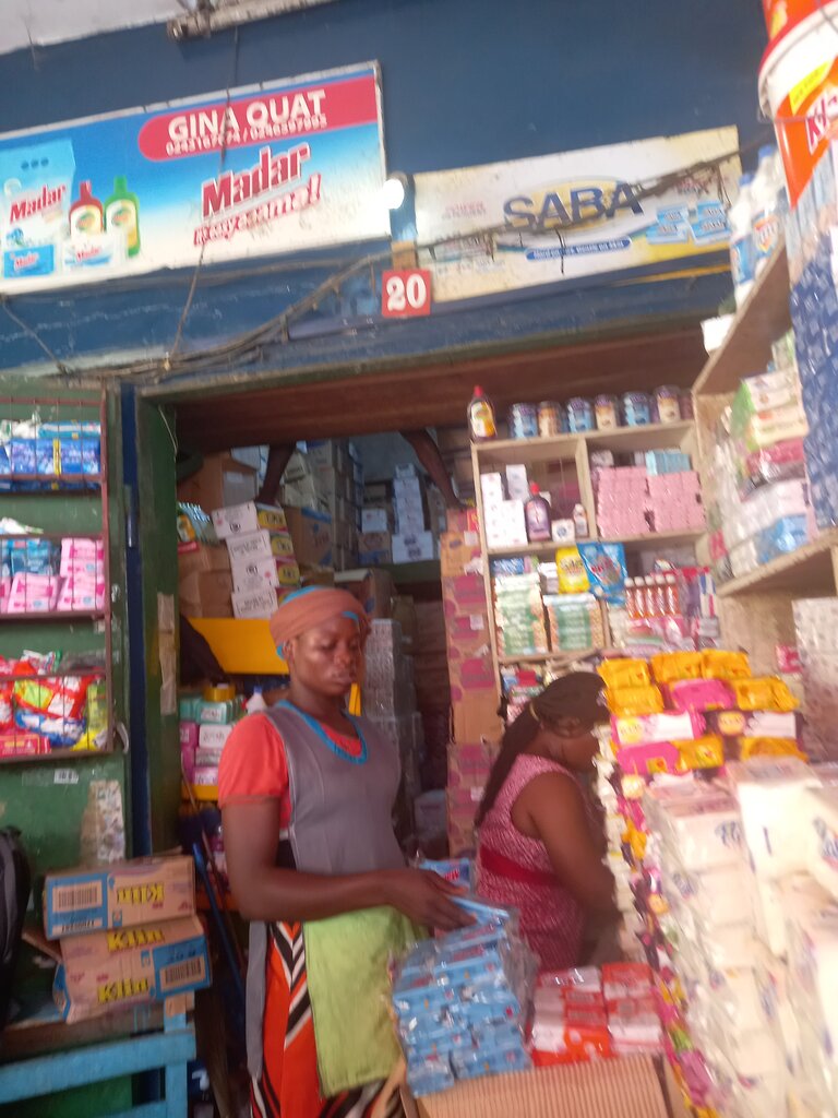 Grocery Gina quat, Accra, photo