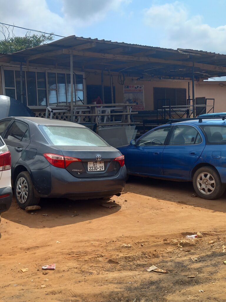 Aluminum, aluminum structures Idf ent, Accra, photo