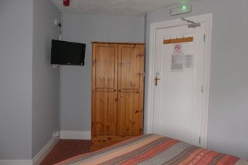 Фото Crosskeys Hotel