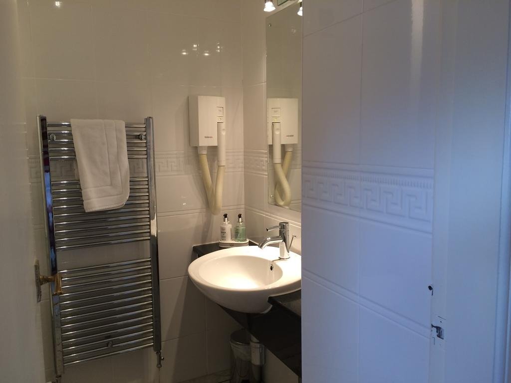 Фото Craigroyston House & Lodge