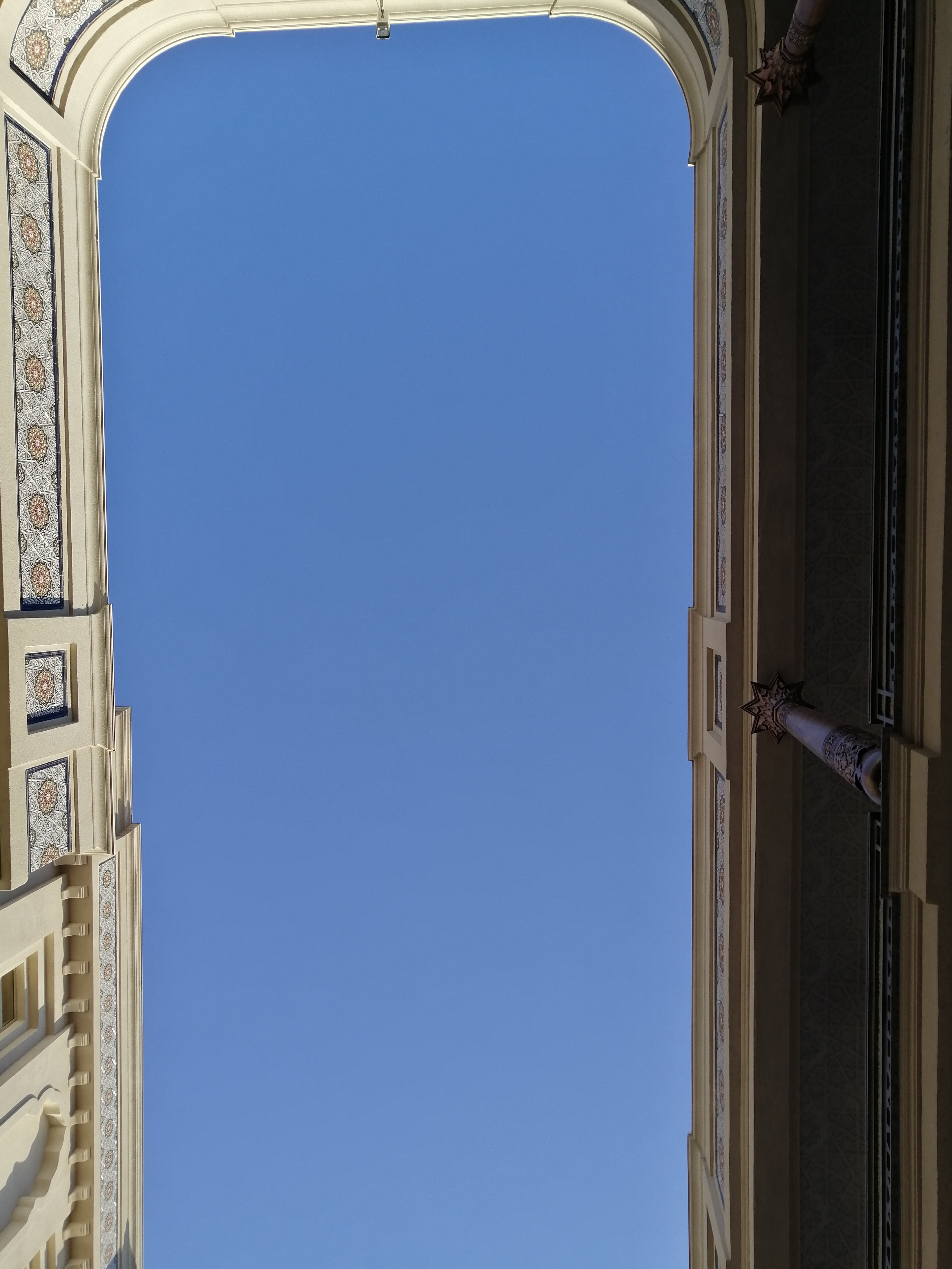 Фото Paradise Plaza Luxury Hotel