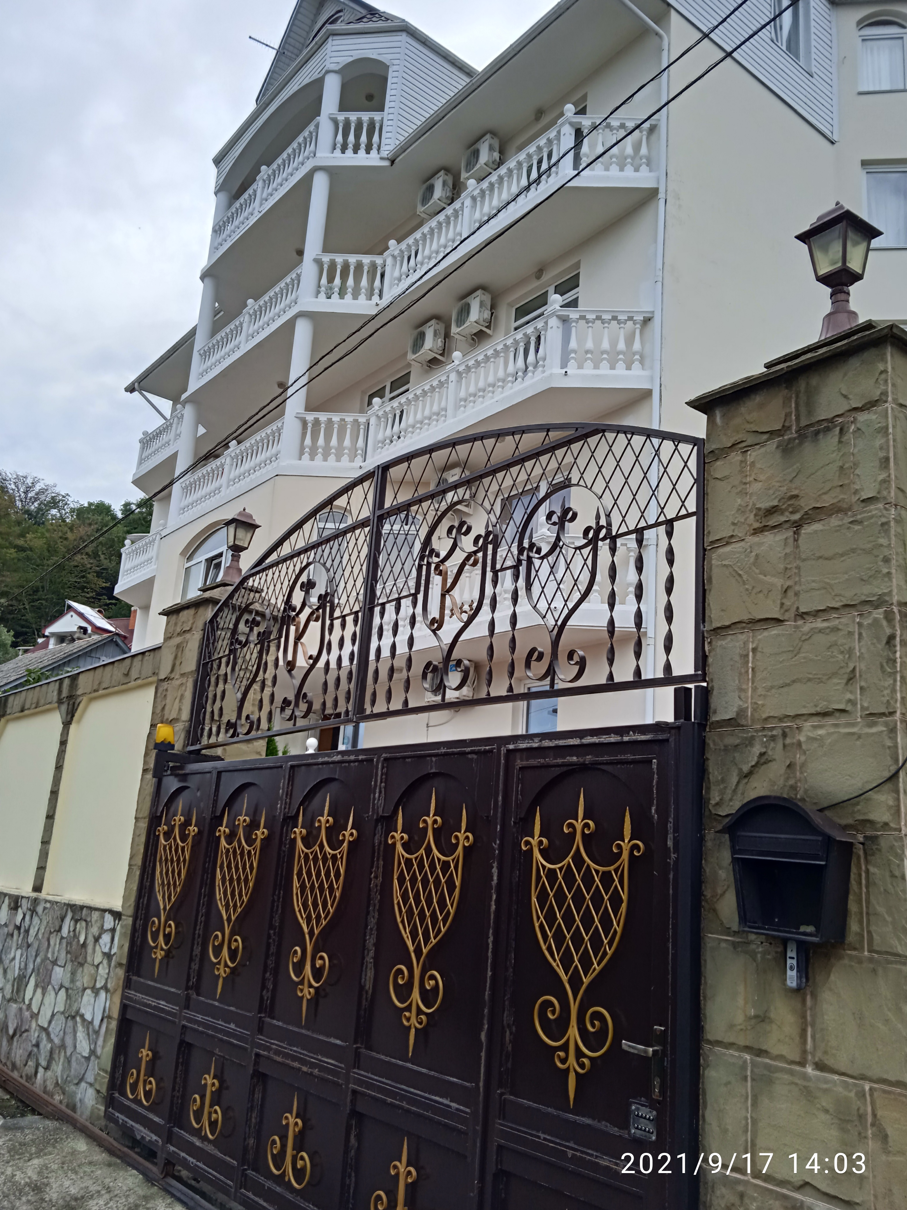 Фото отеля 2