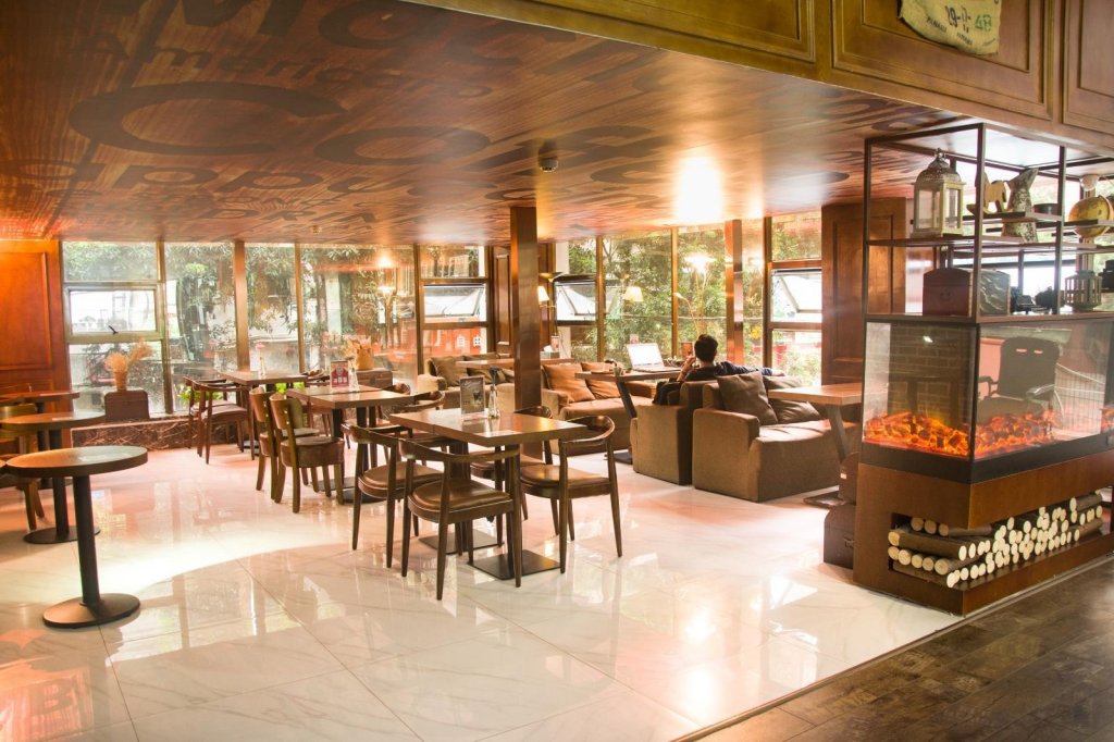 Фото отеля 1