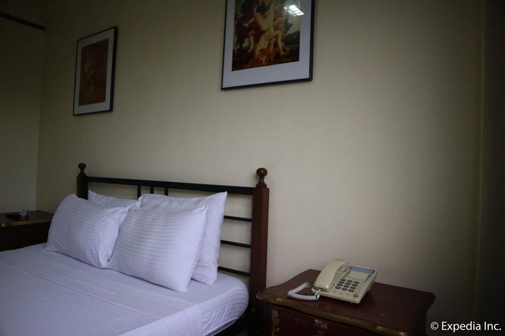 Фото Spring Plaza Hotel