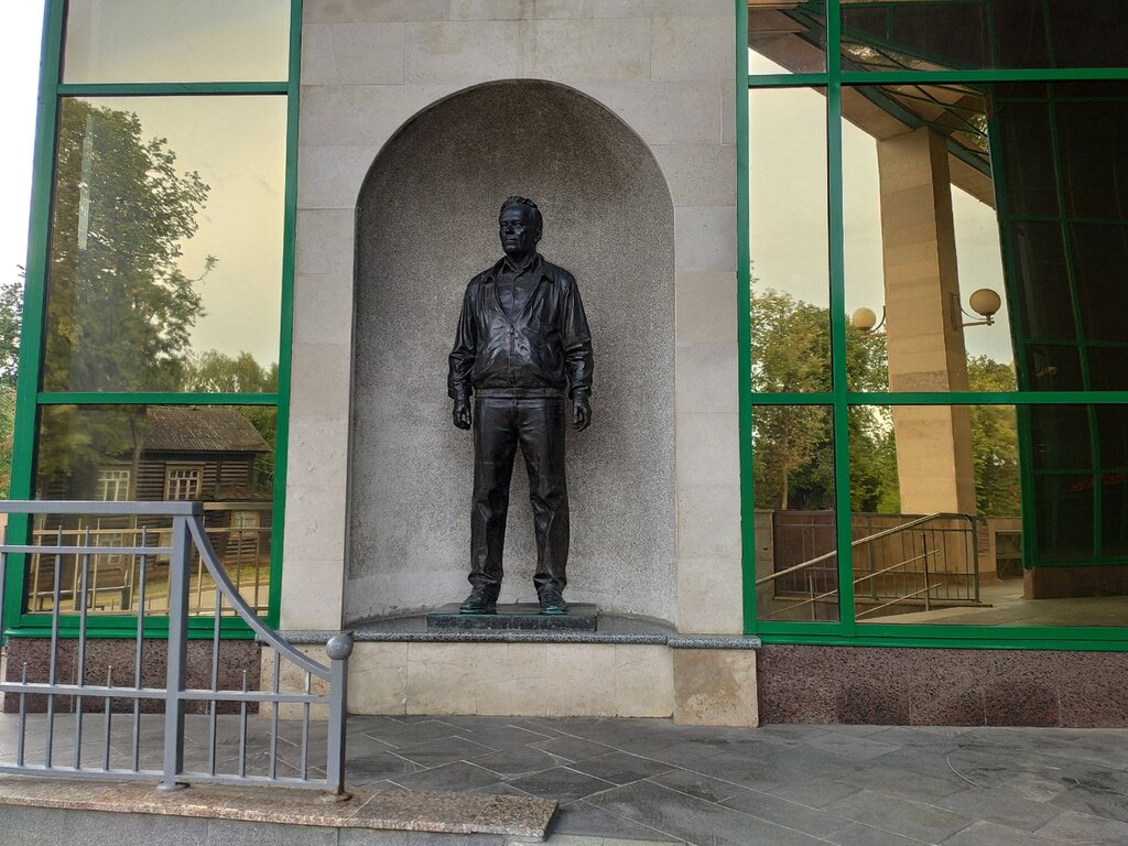 Памятник, мемориал Михаил Тимофеевич Калашников, Ижевск, фото